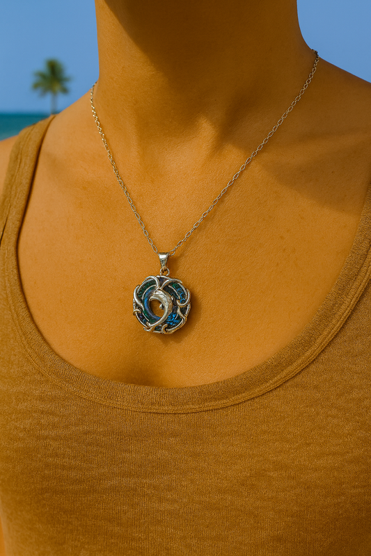 🐬Dolphin Necklace✨🌊 Shine like the sea — wear your piece of paradise every day! 🐚💙 #BeachVibes #OceanJewelry